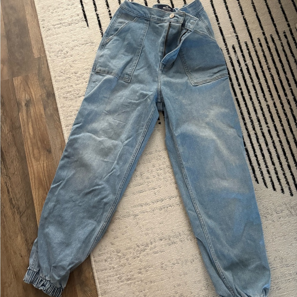 Hollister Ultra High Rise Baggy Joggers Jeans